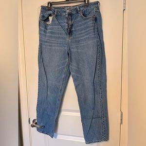 AMERICAN EAGLE Mom Straight Jean Size 14 Regular